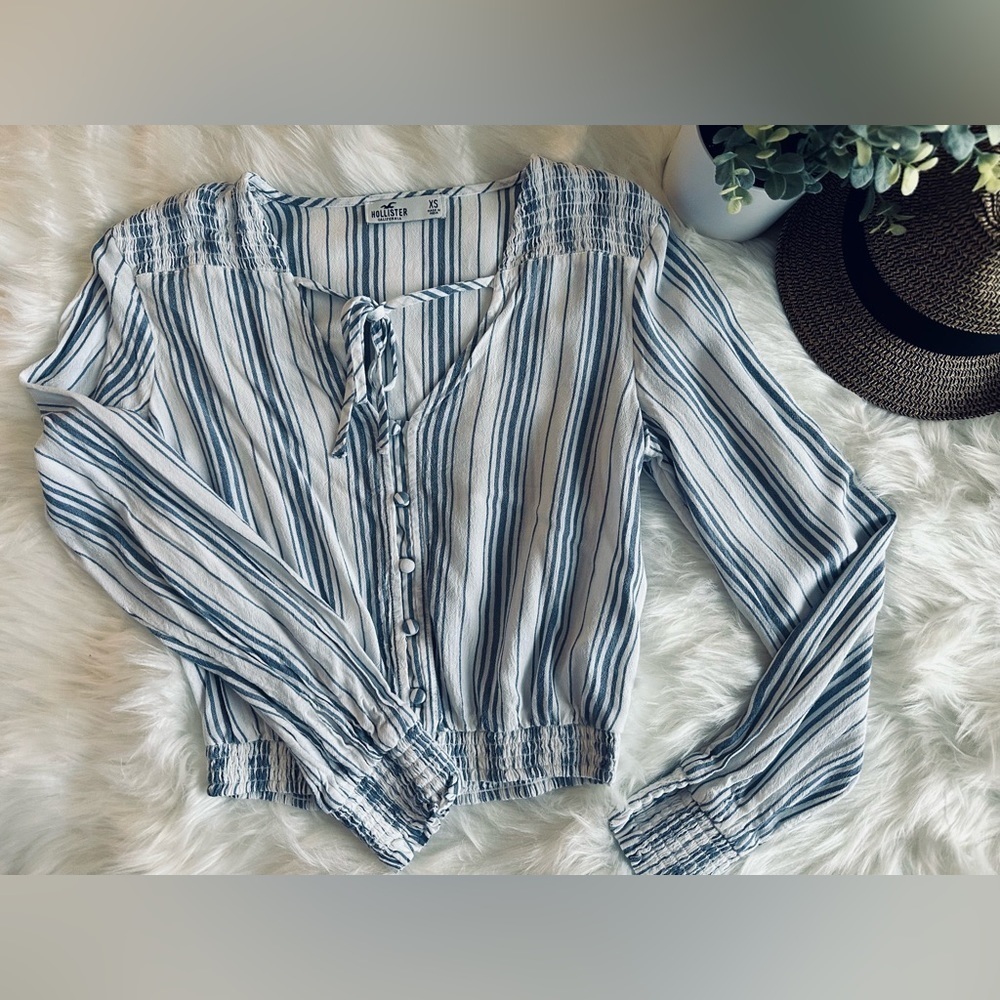 Hollister Long-Sleeve Crop Top